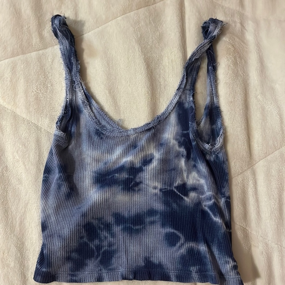 the straps are a little long ! but never worn (no tags sorry) and good condition